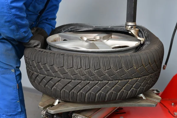 How to Deal with a Flat Tire: Prevention and Repair Tips